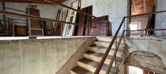 Дом с 9 комнатами в Сона, Италия № 26987 11