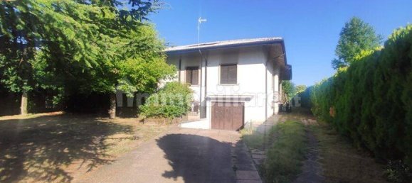 3 bedrooms Villa in San Pietro di Morubio, Italy No. 267203 4