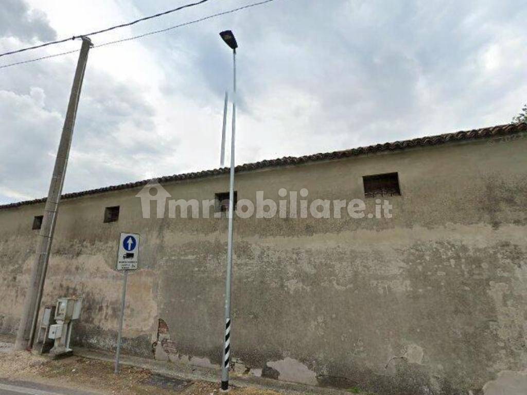 6 bedrooms Apartment in Castagnaro, Italy No. 194070