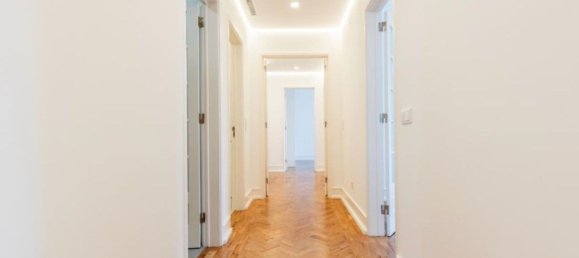 4 bedrooms Apartment in Lisbon, Portugal No. 104969 8