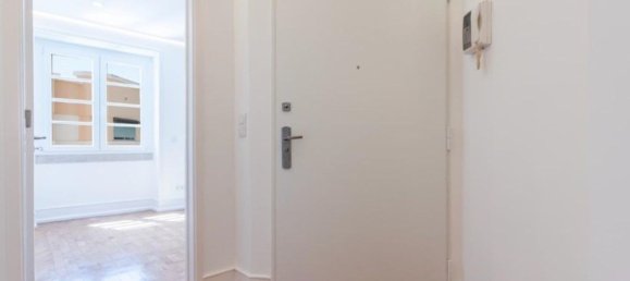 4 bedrooms Apartment in Lisbon, Portugal No. 104969 7