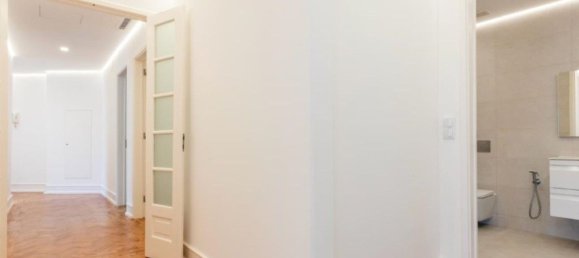 4 bedrooms Apartment in Lisbon, Portugal No. 104969 24