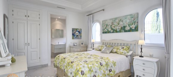 8 bedrooms Villa in Benahavis, Spain No. 5399 8