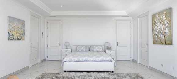 8 bedrooms Villa in Benahavis, Spain No. 5399 10