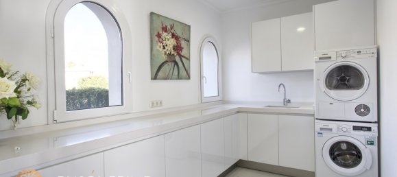 8 bedrooms Villa in Benahavis, Spain No. 5399 17