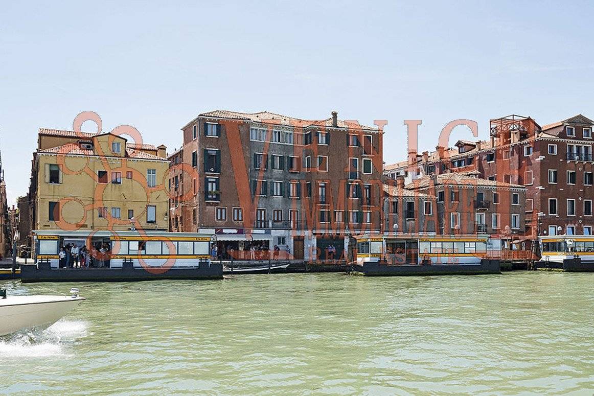 55m² Commercial property in Venice, Italy No. 54947