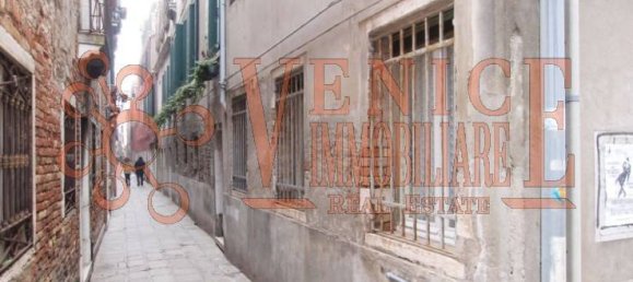 55m² Commercial property in Venice, Italy No. 54947 6