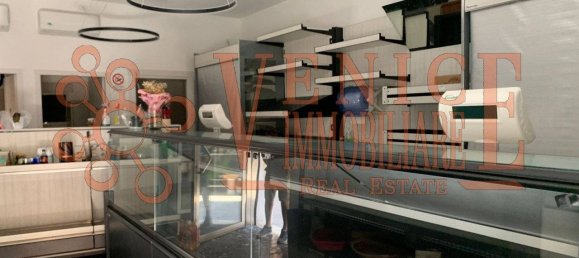 55m² Commercial property in Venice, Italy No. 54947 3