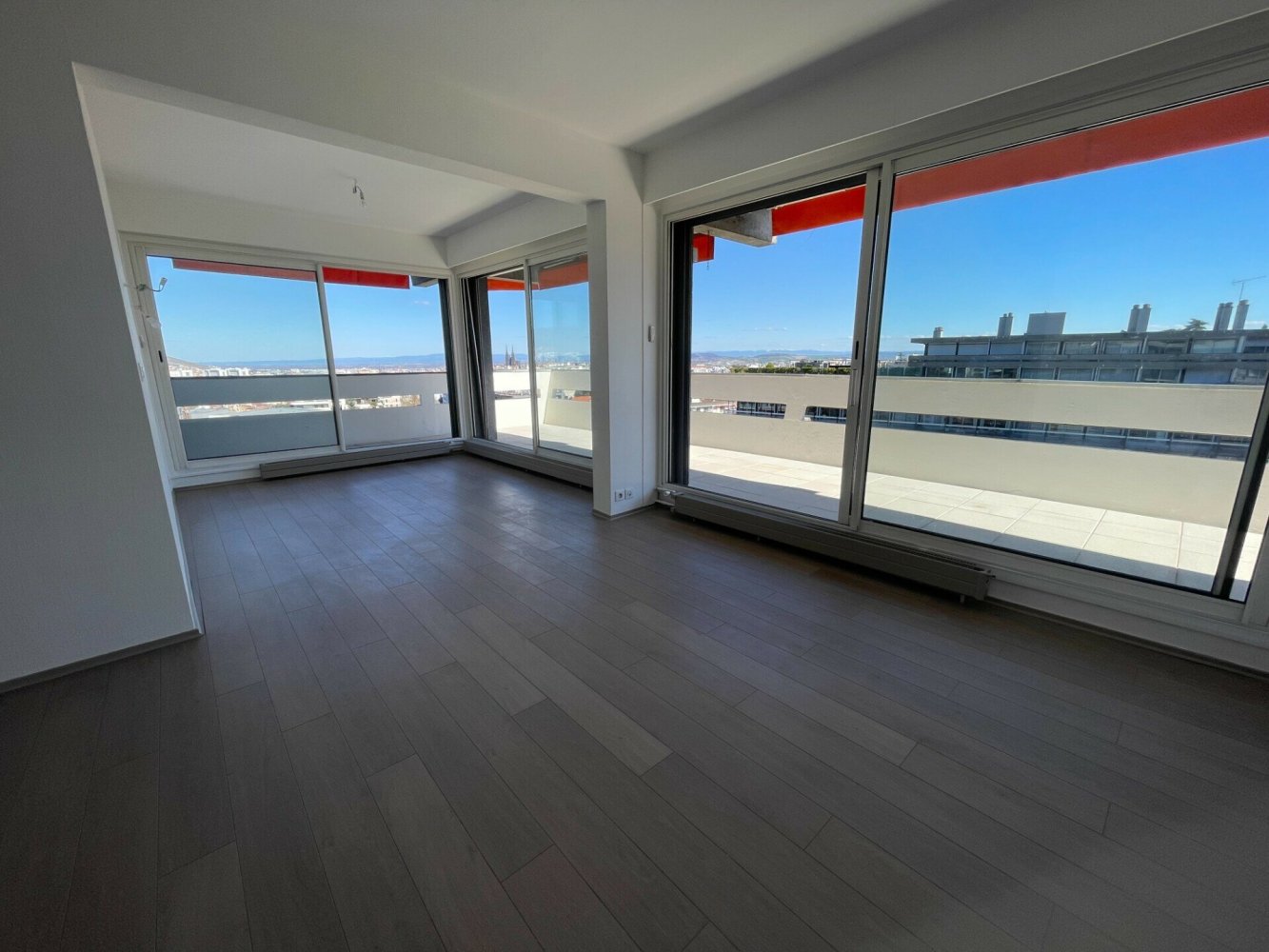 3 Schlafzimmer Wohnung in Chamalieres, France, Nr. 205948