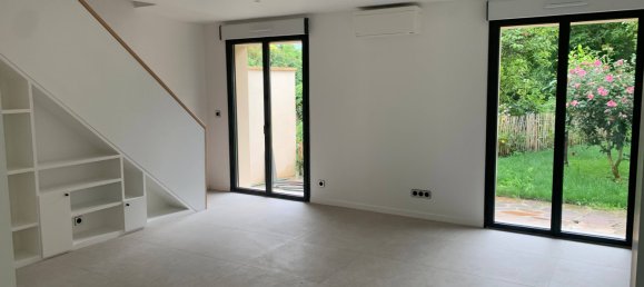 3 bedrooms House in Bievres, France No. 333656 21