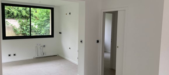 3 bedrooms House in Bievres, France No. 333656 20