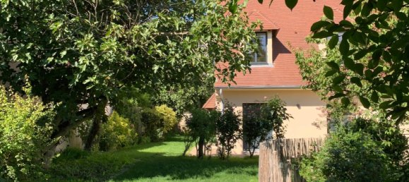 3 bedrooms House in Bievres, France No. 333656 3