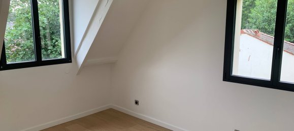 3 bedrooms House in Bievres, France No. 333656 33