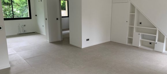 3 bedrooms House in Bievres, France No. 333656 23