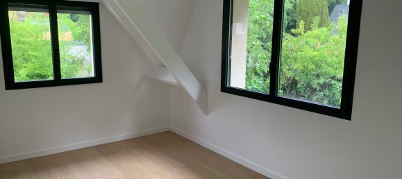 3 bedrooms House in Bievres, France No. 333656 26