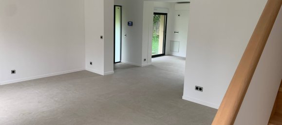 3 bedrooms House in Bievres, France No. 333656 24