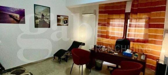 56m² Office in Palermo, Italy No. 120460 9