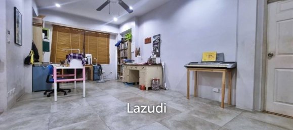 3 bedrooms Cafe / restaurant in Bang Lamung, Thailand No. 15313 4