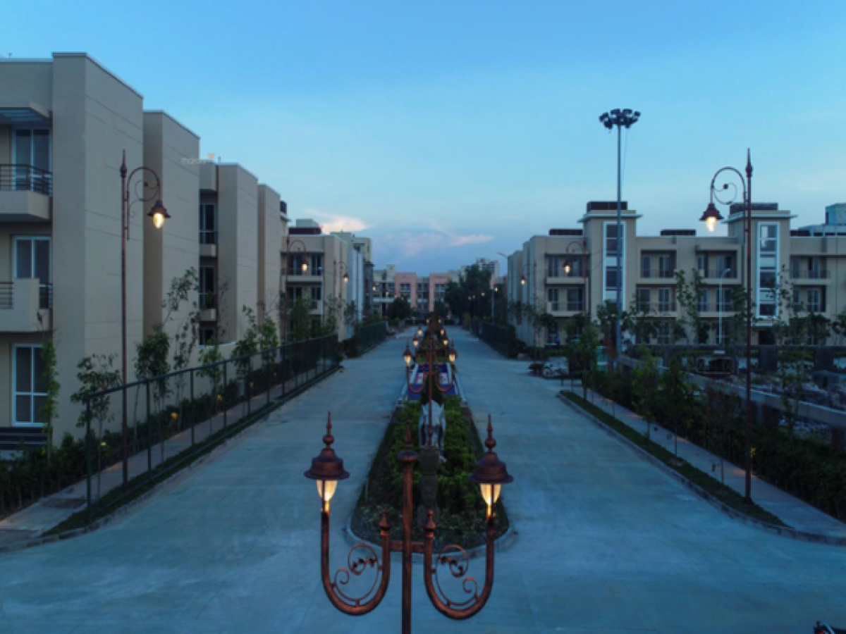 4 bedrooms House in Faridabad, India No. 3238