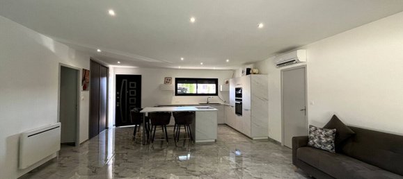 3 bedrooms House in Briennon, France No. 266502 3