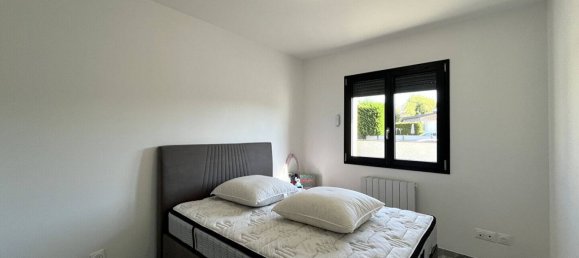 3 bedrooms House in Briennon, France No. 266502 7
