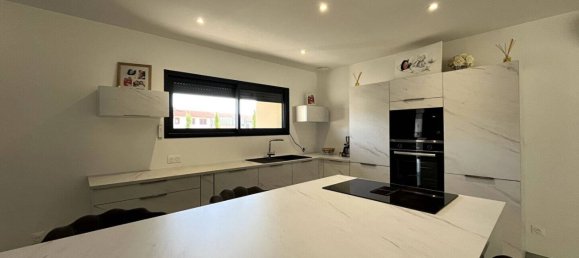 3 bedrooms House in Briennon, France No. 266502 4