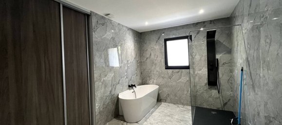 3 bedrooms House in Briennon, France No. 266502 6