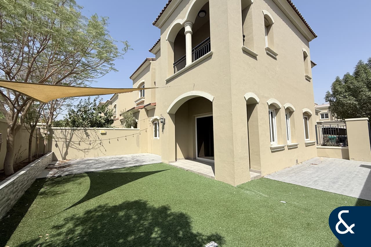 3 bedrooms Villa in Dubai Land, UAE No. 110617