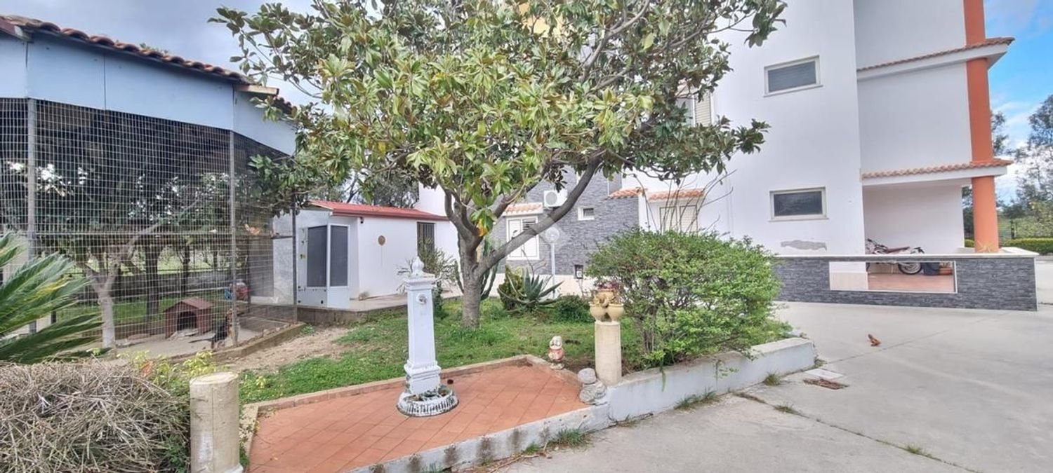 Gebäude in Catanzaro, Italy 600m², Nr. 188197