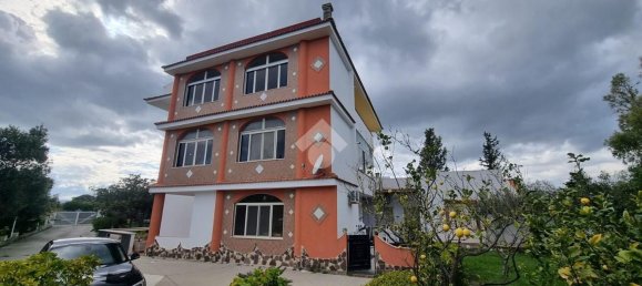 Gebäude in Catanzaro, Italy 600m², Nr. 188197 3