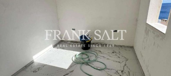 5 bedrooms Penthouse in Xghajra, Malta No. 1929 5