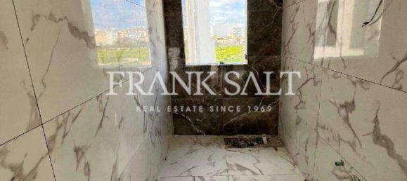 5 bedrooms Penthouse in Xghajra, Malta No. 1929 6