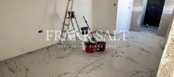 5 bedrooms Penthouse in Xghajra, Malta No. 1929 8