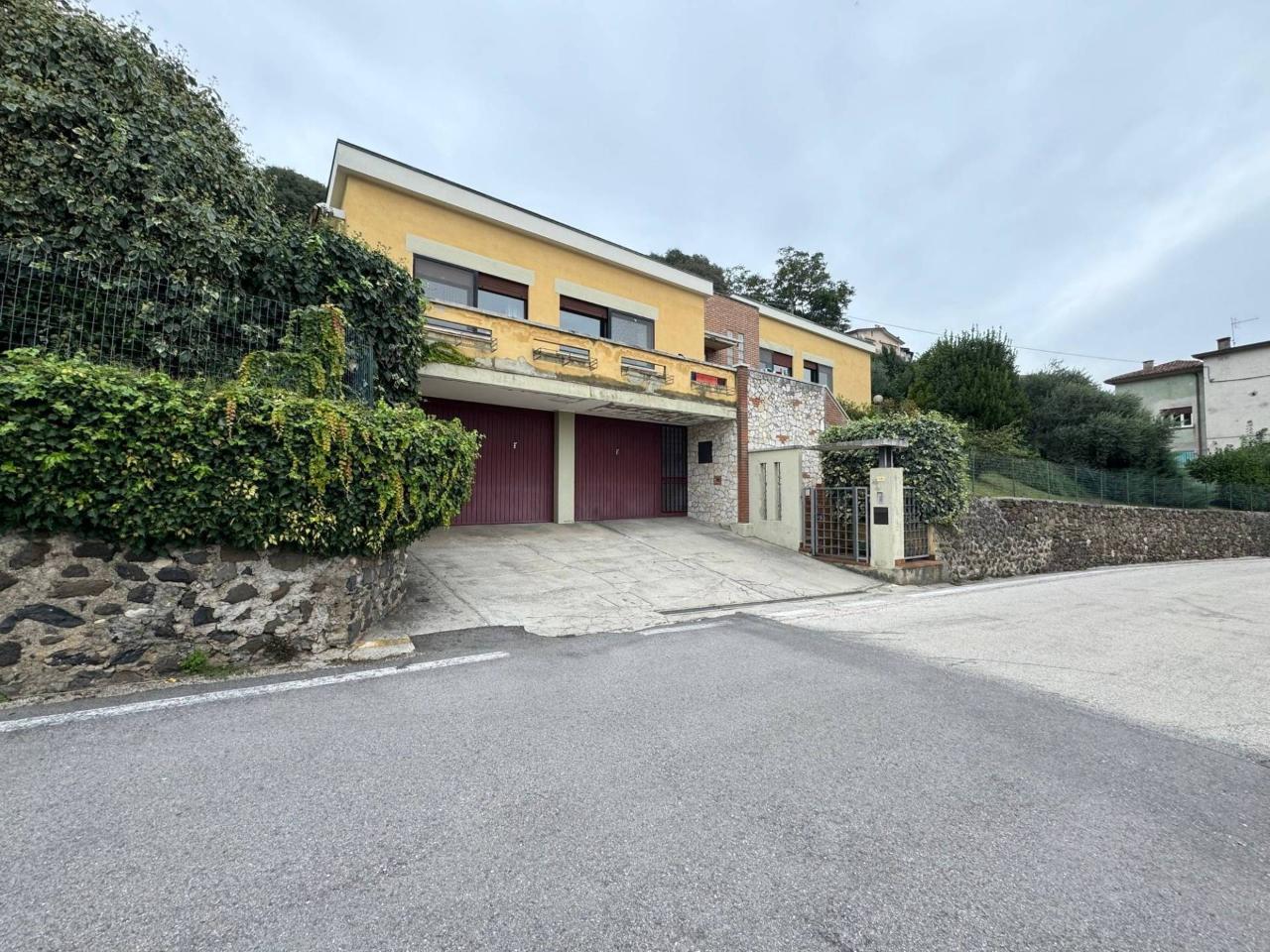 5 rooms Villa in Trissino, Italy No. 121465
