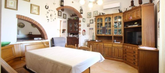 3 Schlafzimmer Villa in Larciano, Italy, Nr. 266687 5