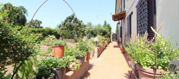 3 Schlafzimmer Villa in Larciano, Italy, Nr. 266687 9