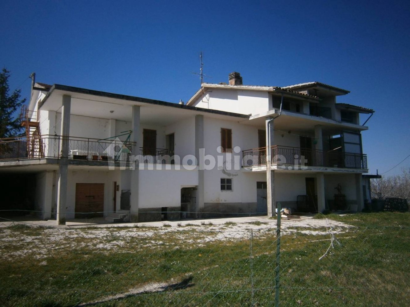 6 غرف نوم منزل في Civitella del Tronto, Italy رقم 124705