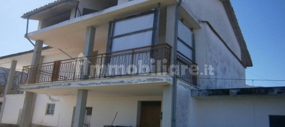 6 bedrooms House in Civitella del Tronto, Italy No. 124705 3