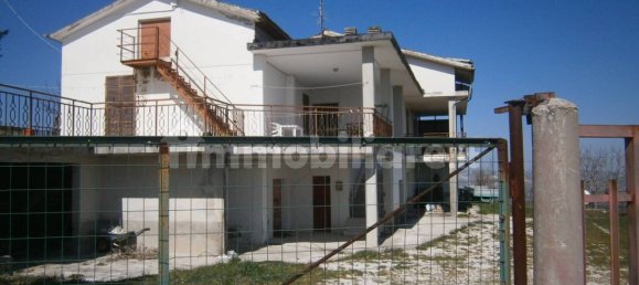 6 bedrooms House in Civitella del Tronto, Italy No. 124705 2