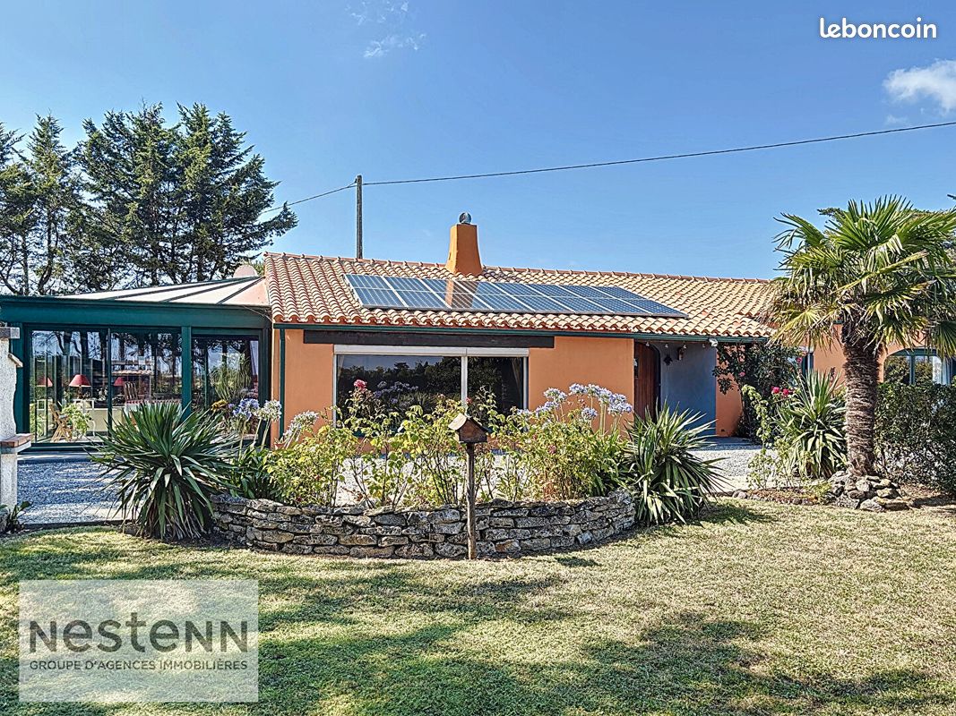 3 bedrooms House in Vendee, France No. 290409