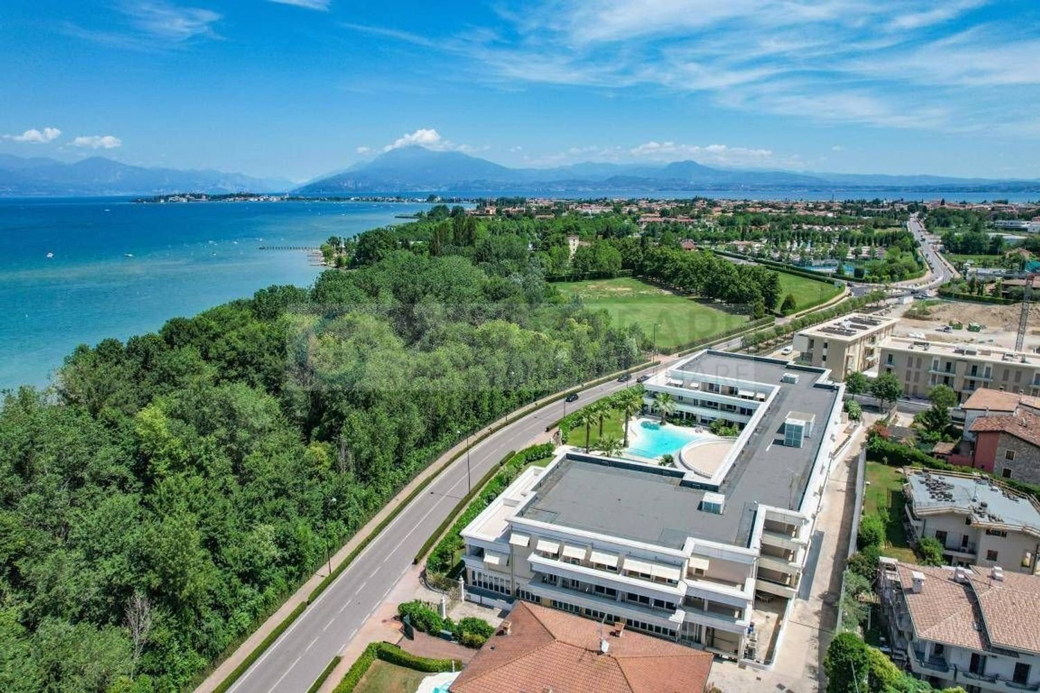 Apartamento T2 em Desenzano del Garda, Italy N.º 381908