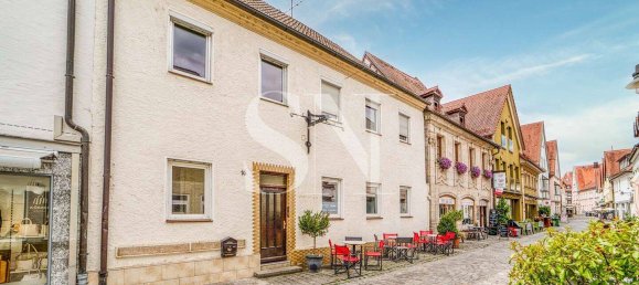 Здание с 8 комнатами в Forchheim, Германия № 233846 3