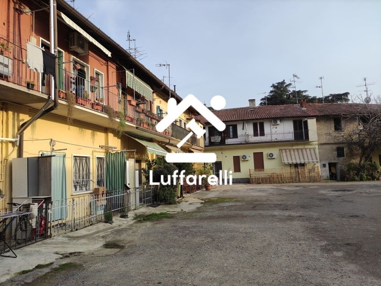 4-salle Appartement à Desio, Italy No. 214411