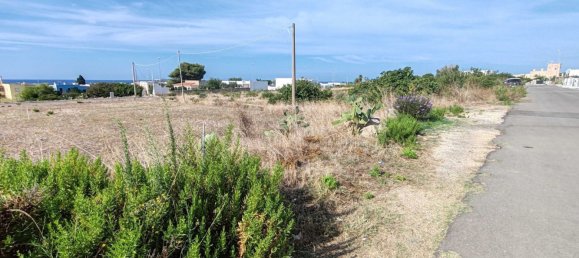 Terrain à Salve, Italy No. 376925 8