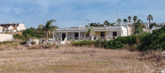 Terrain à Salve, Italy No. 376925 16