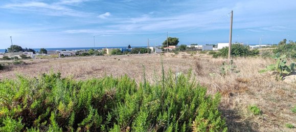 Terrain à Salve, Italy No. 376925 9