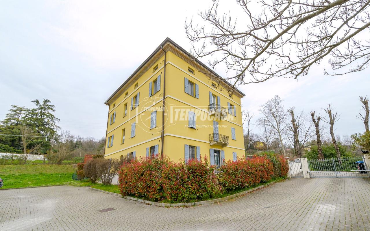 3 rooms Apartment in Medesano, Italy No. 238981