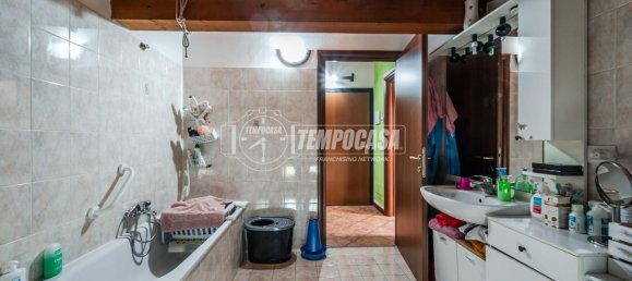 3 rooms Apartment in Medesano, Italy No. 238981 8