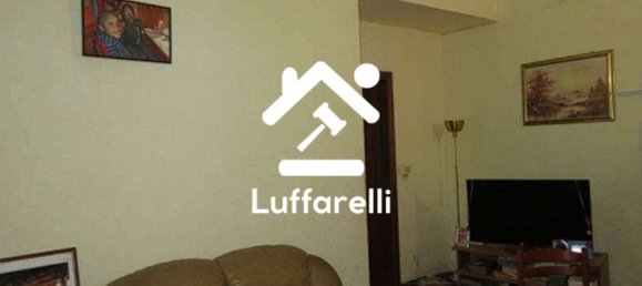 5 rooms Apartment in Turin, Italy No. 50565 4