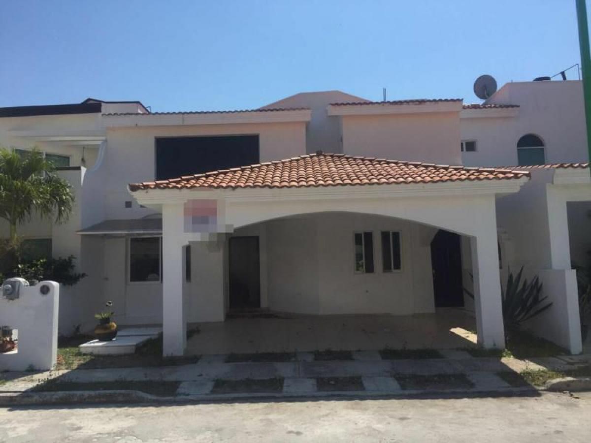 Casa de 4 dormitorios en Campeche, Mexico No. 158688